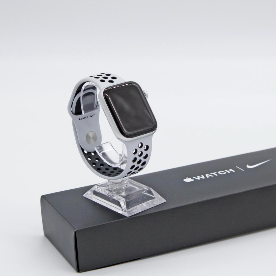 Apple Watch Nike SE GPSモデル 40mm スポーツバンド USB-C充電ケーブル付属