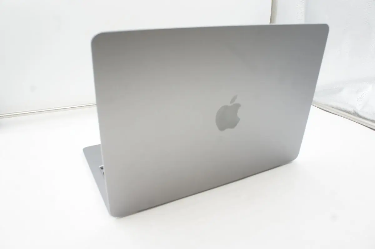 MacBook Air 2022年モデル 13インチ/M2/メモリ 16GB/SSD 512GB 