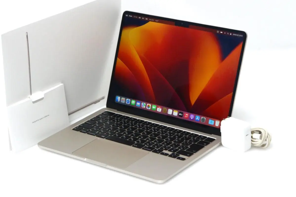 MacBook Air 13.6インチ Liquid Retinaディスプレイ Mid 2022/Apple M2/SSD256GB/メモリ8GB MLY13J/A スターライト