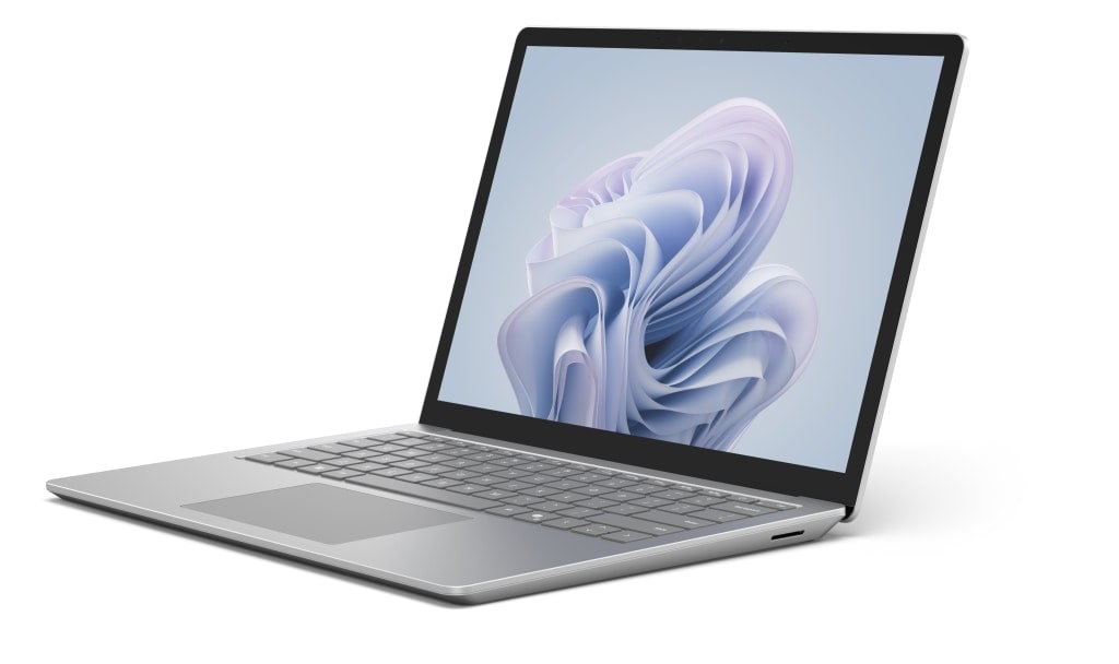 Surface Laptop 6 13.5インチ/Core Ultra 5/16GBメモリ/256GB SSD ZJQ-00045 プラチナ